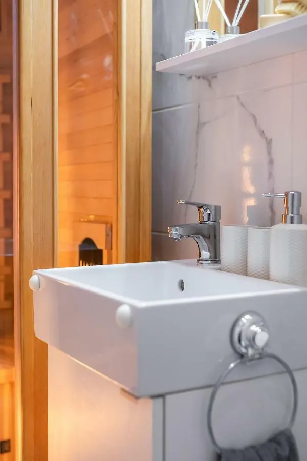 Kalvin Square Elite 4You With Sauna, Aircon, Ceiling Mirror Hotel Budapest 0*,